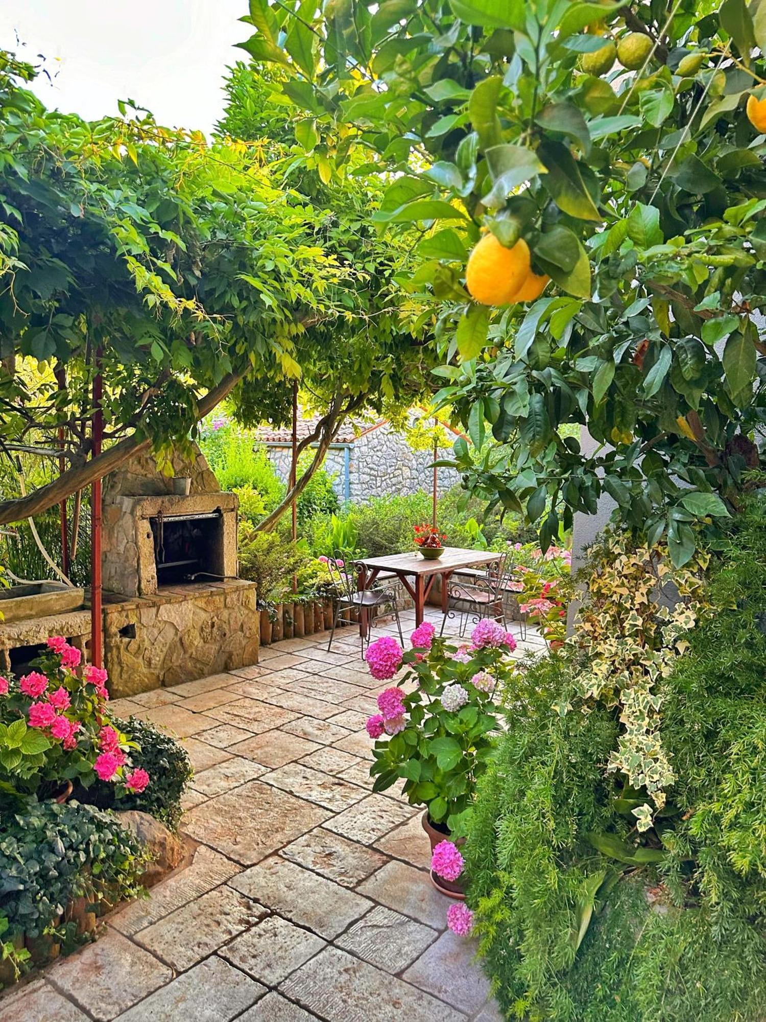 Apartments Cvita Veli Lošinj Extérieur photo